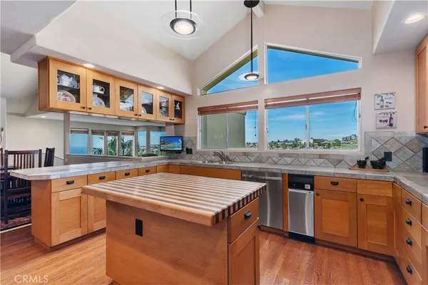 $3,850,000 | 2210 Temple Hills Drive, Laguna Beach, CA 92651