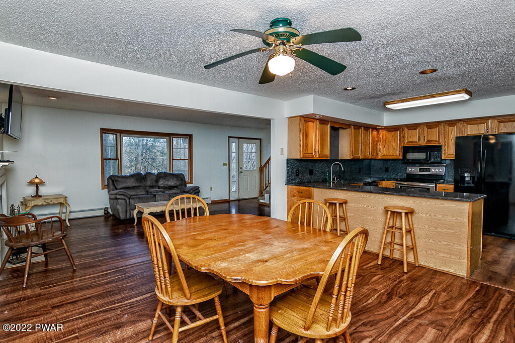 2126 Sparrow Road Bushkill, PA 18324 - Photo 11 of 55 dining room