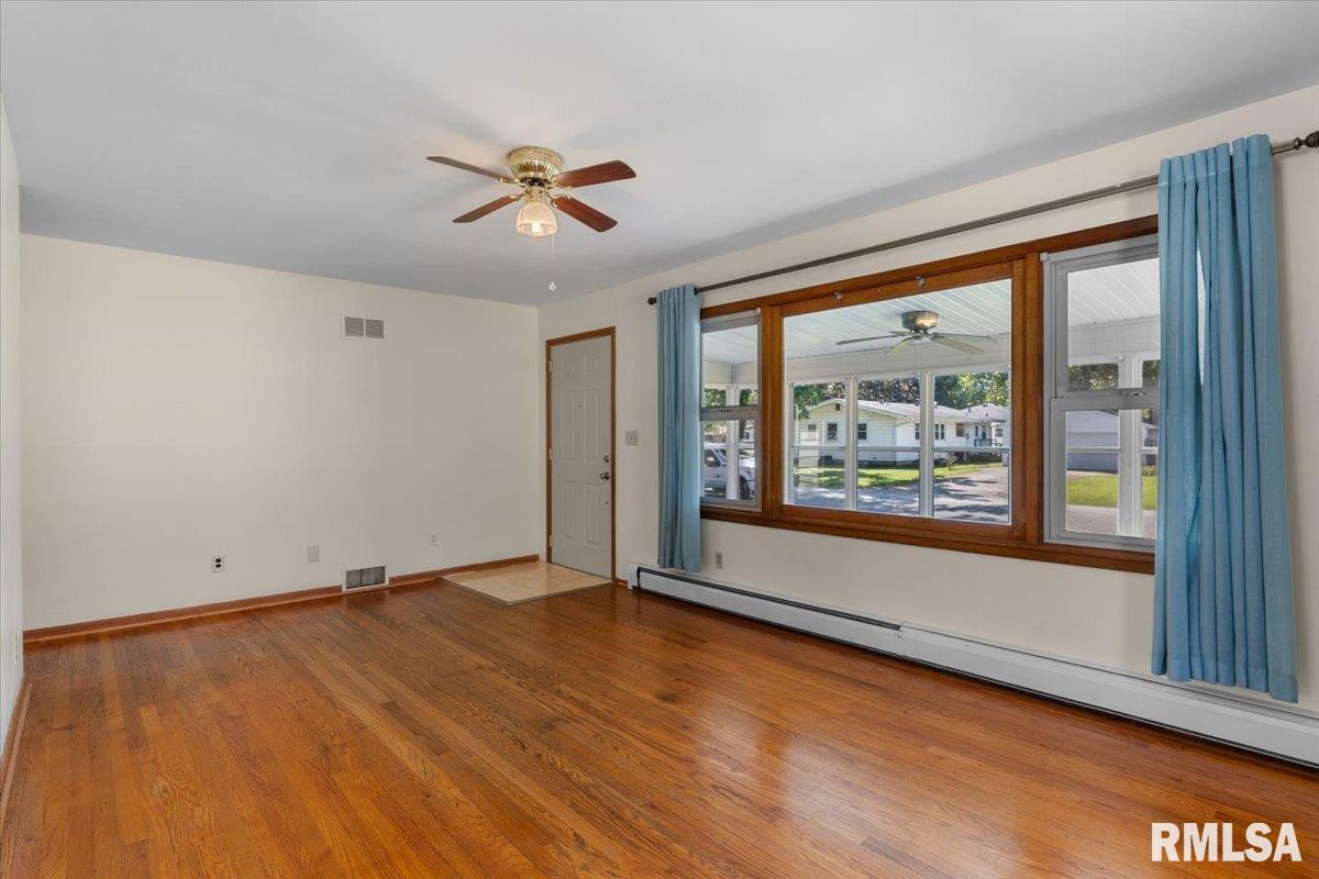 3344 South Fremont Street Springfield, IL 62703 - Photo 9 of 36 Gallery Image 9