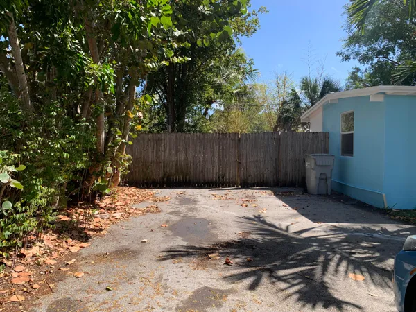 $2,200 | 5300 Northeast 15th Avenue, Pompano Beach, FL 33064