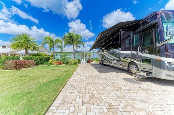 $565,000 | 8318 Southwest Sand Crane Circle, Unit LOT 86, Arcadia, FL 34269