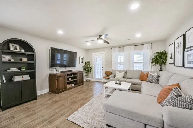 $255,000 | 17131 Dorsal Way, Crosby, TX 77532