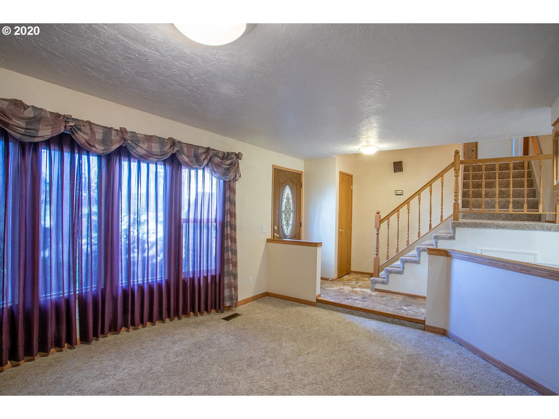 549 South 68th Place Springfield, OR 97478 - Photo 3 of 32 Gallery Image 3