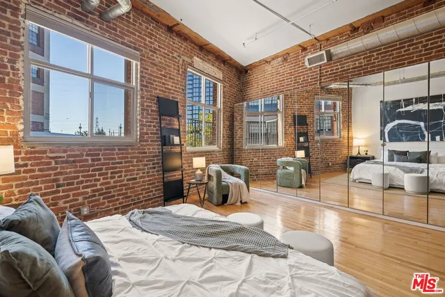 a bathroom with a toilet and a bathtub