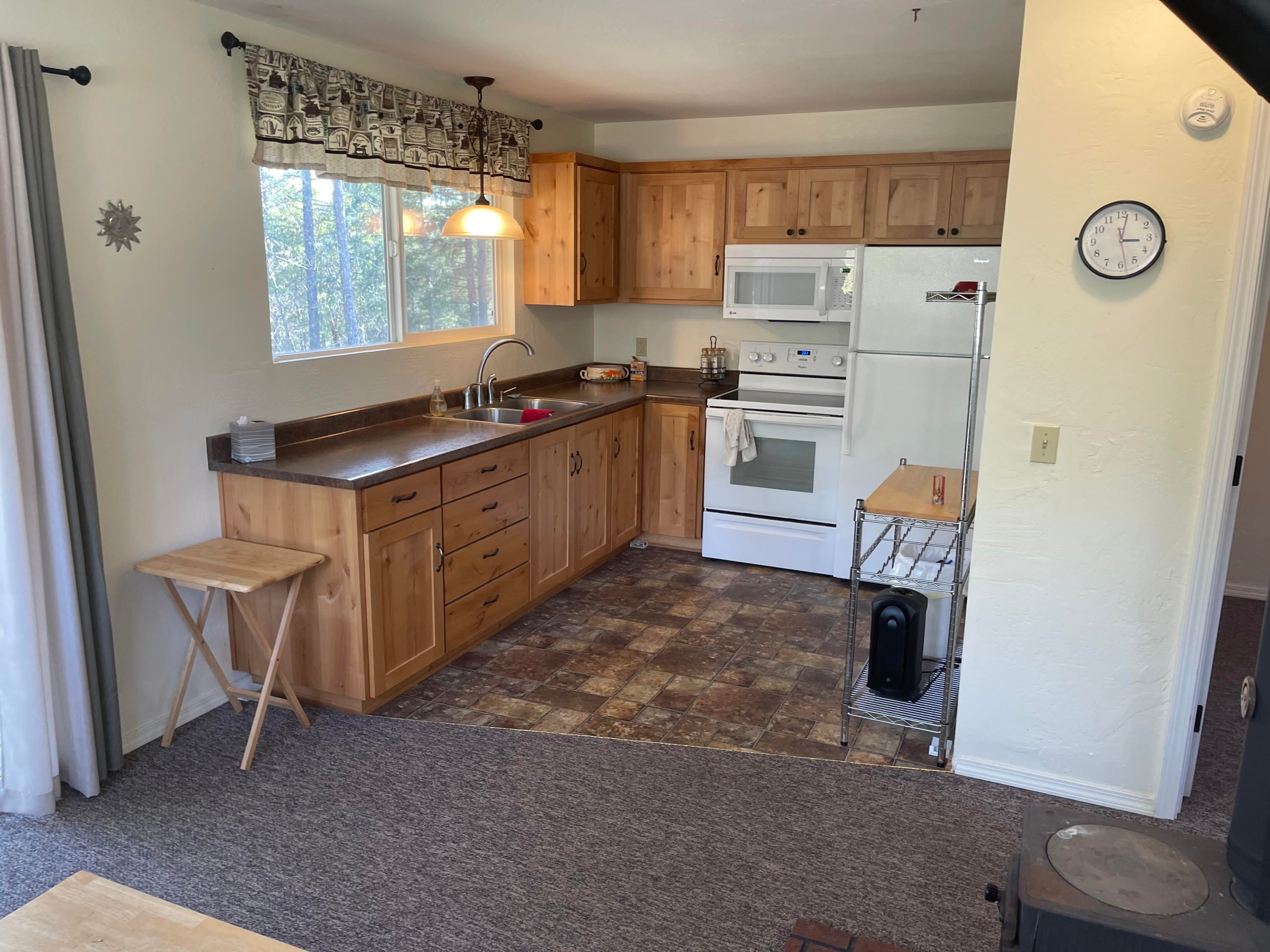 1440 Draper Valley Road Selma, OR 97538 - Photo 22 of 33 Guesthouse