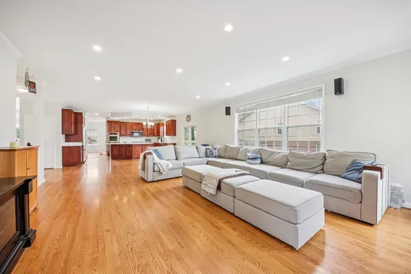 $875,000 | 1967 North Meryls Terrace, Palatine, IL 60074