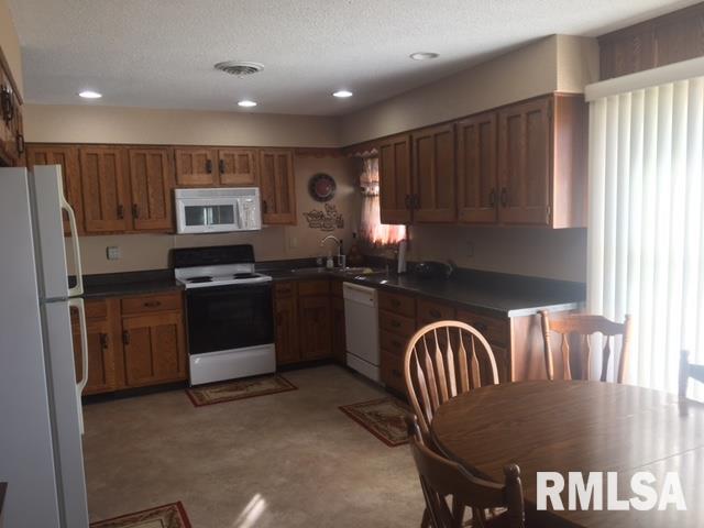 902 Rix Drive Marion, IL 62959 - Photo 6 of 10 Gallery Image 6