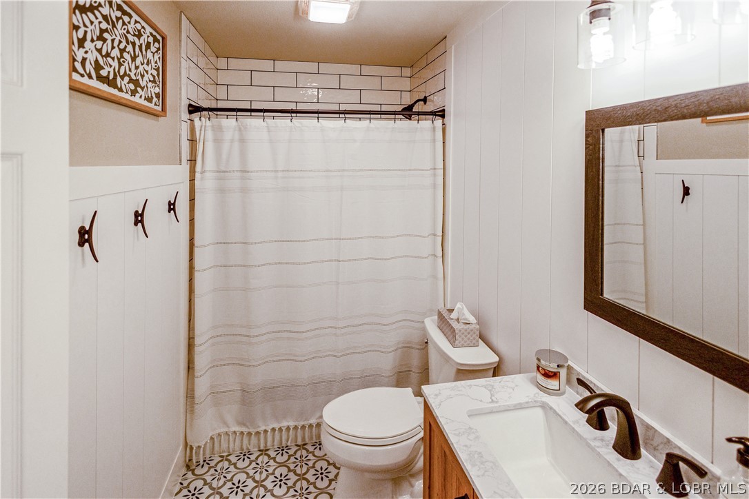 68 Lighthouse Road, Unit 121 Lake Ozark, MO 65049 - Photo 25 of 30 Bathroom.