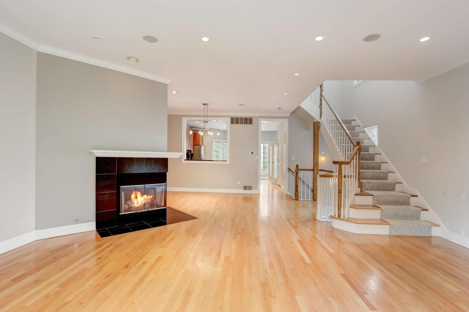 727 South Racine Avenue, Unit A Chicago, IL 60607 - Photo 8 of 37 Gallery Image 8