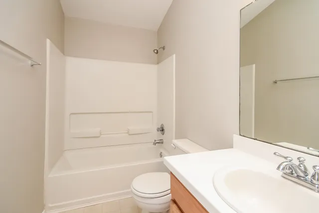 $2,005 | 12902 Trail Hollow Court, Pearland, TX 77584