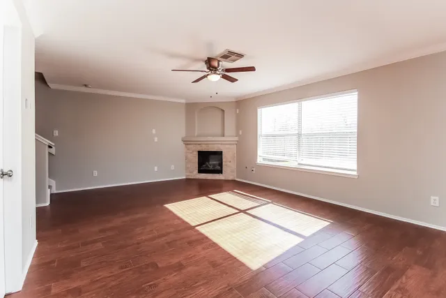 $2,005 | 12902 Trail Hollow Court, Pearland, TX 77584