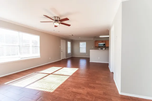 $2,005 | 12902 Trail Hollow Court, Pearland, TX 77584