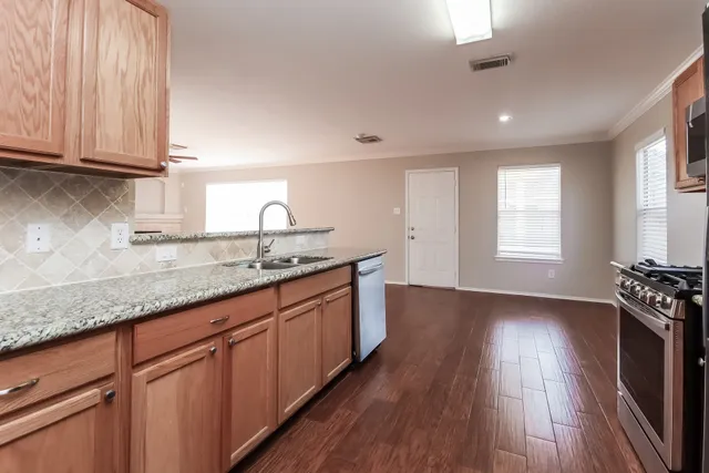 $2,005 | 12902 Trail Hollow Court, Pearland, TX 77584