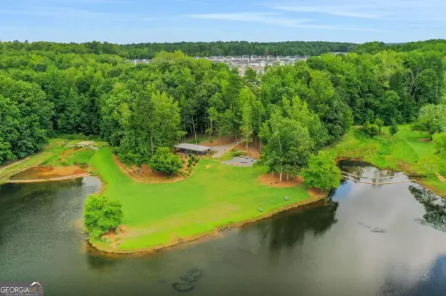 $2,400 | 233 Salt Lk Lane, Hoschton, GA 30548