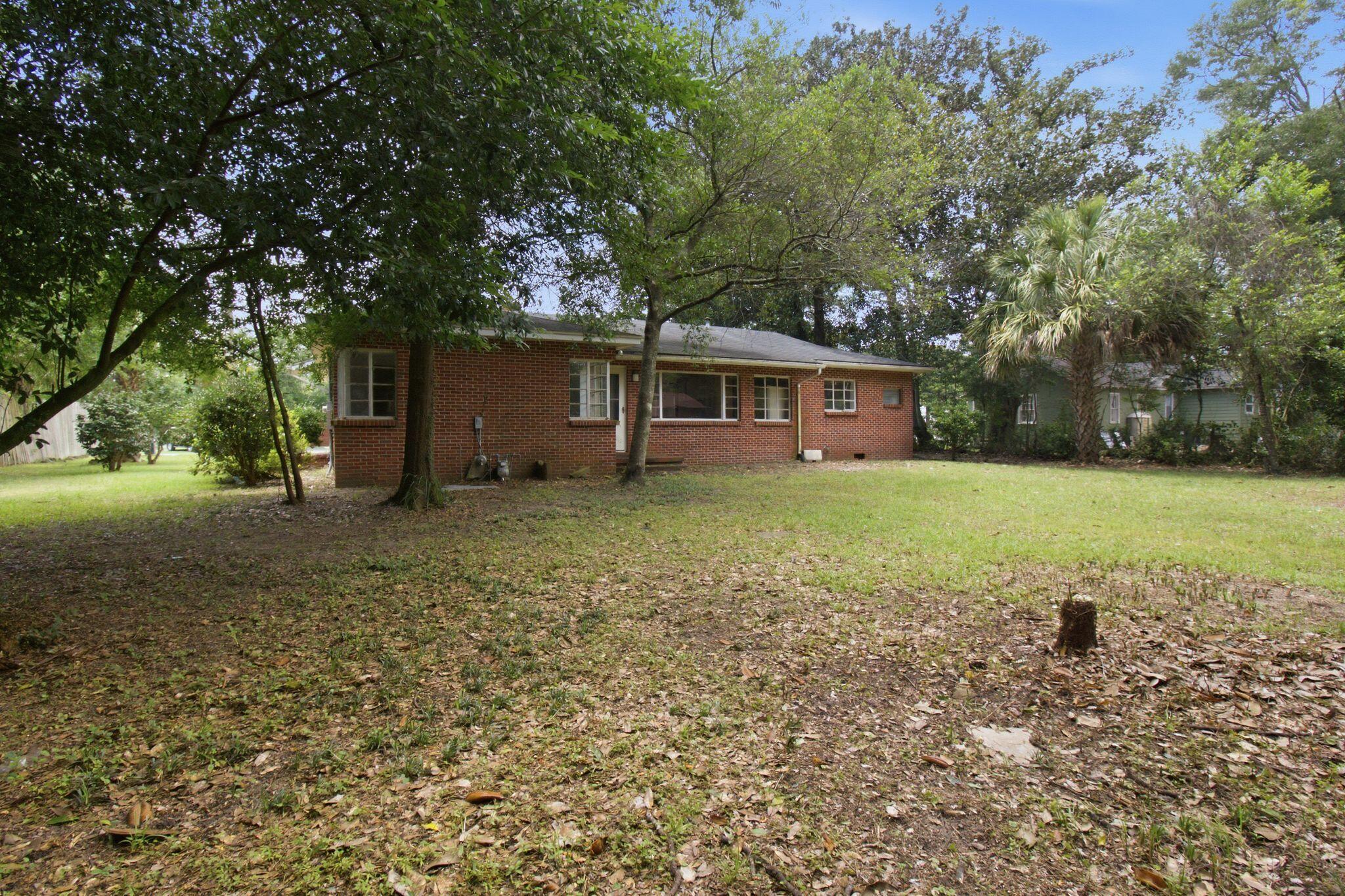855 North Pearl Street Crestview, FL 32536 - Photo 12 of 31 a view of a house with a yard