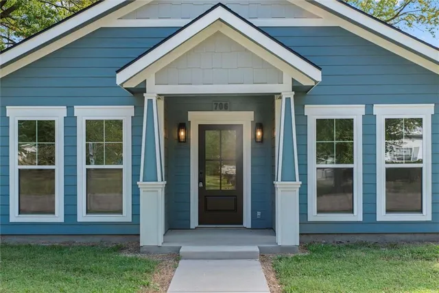 $274,900 | 706 North Main Street, Urich, MO 64788