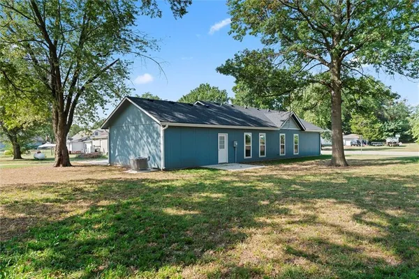 $265,000 | 706 North Main Street, Urich, MO 64788