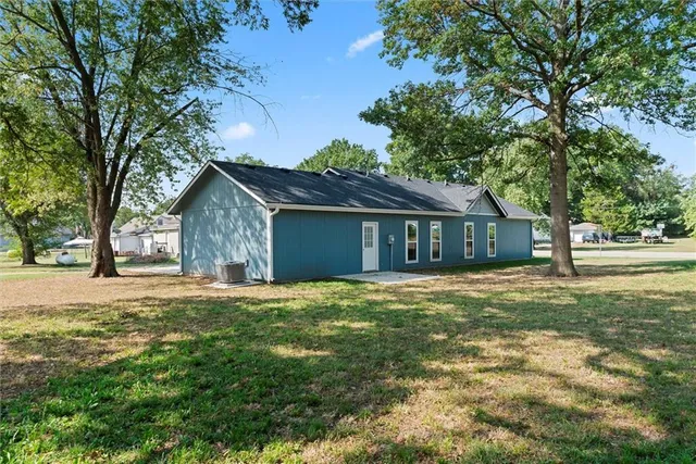 $274,900 | 706 North Main Street, Urich, MO 64788