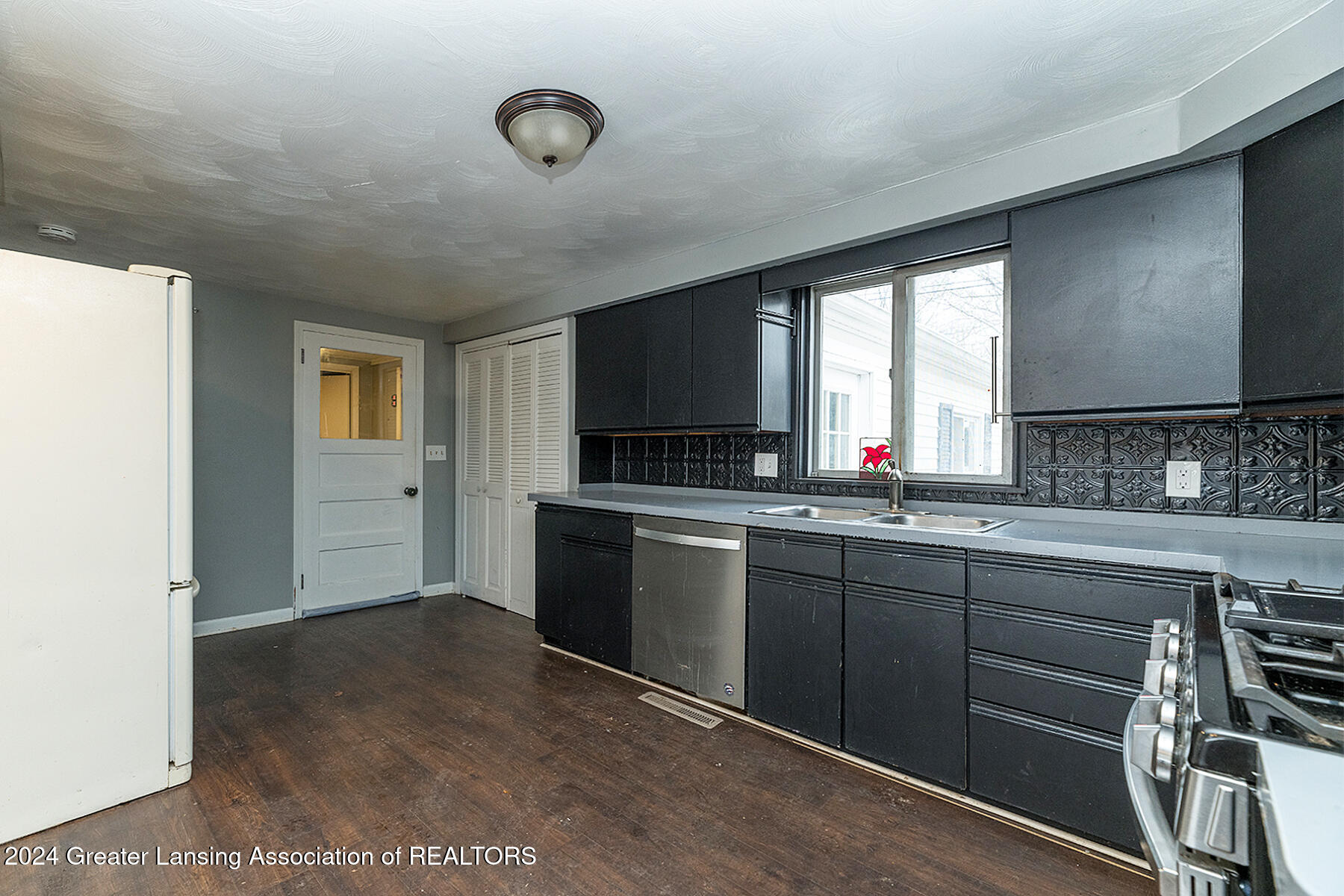 3549 Indiana Road Okemos, MI 48864 - Photo 8 of 15 08