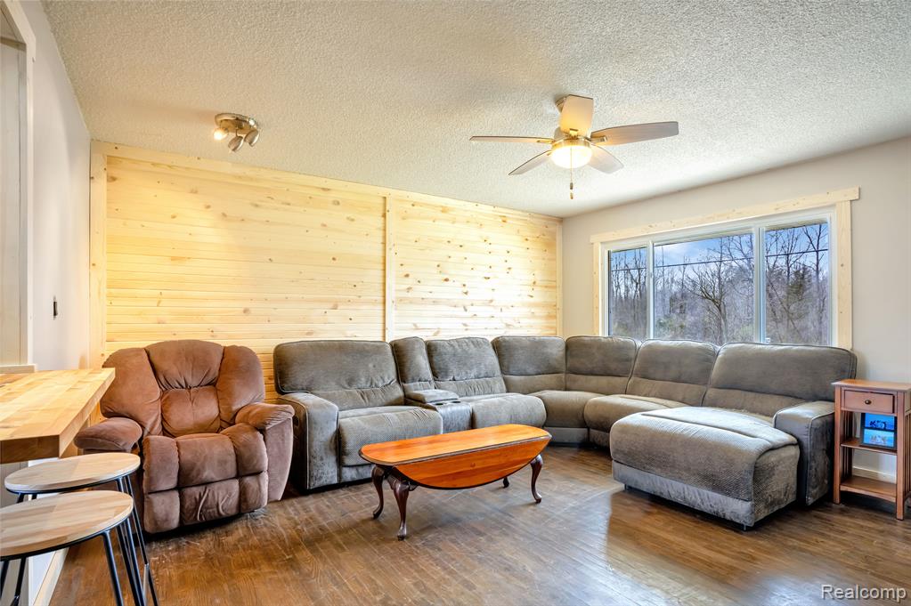 9158 North Bray Road Clio, MI 48420 - Photo 3 of 13
