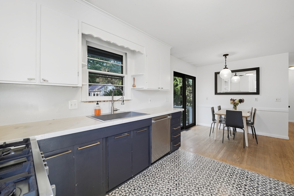 269 Ryan Road Northampton, MA 01062 - Photo 9 of 29