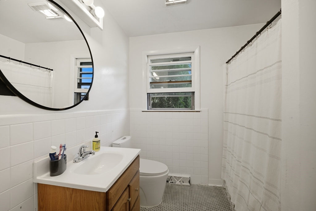 269 Ryan Road Northampton, MA 01062 - Photo 10 of 29