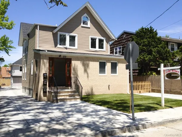 $3,200 | 122 Combs Avenue, Unit 2, Woodmere, NY 11598