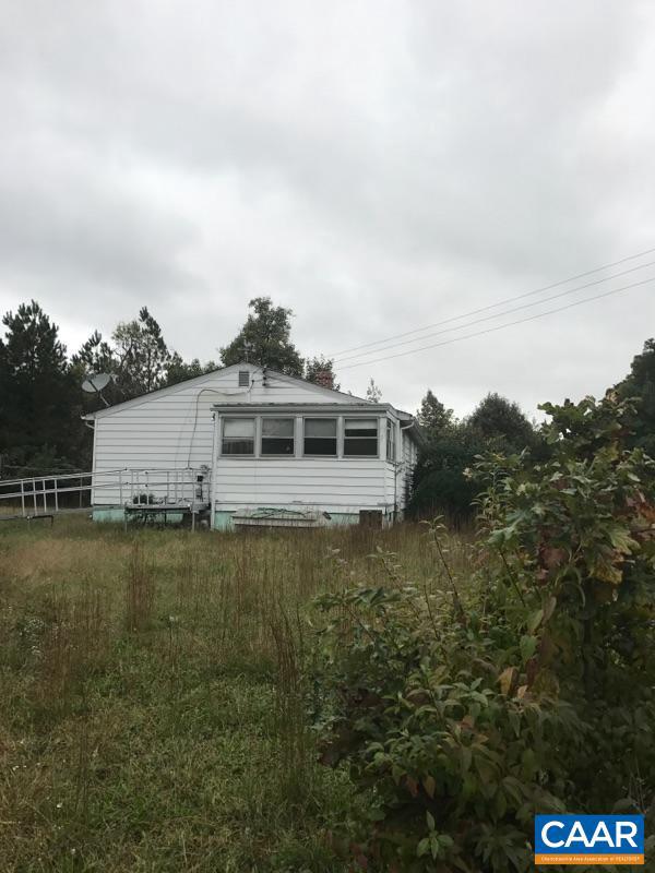 2581 Wickham Road Bumpass, VA 23024 - Photo 3 of 23