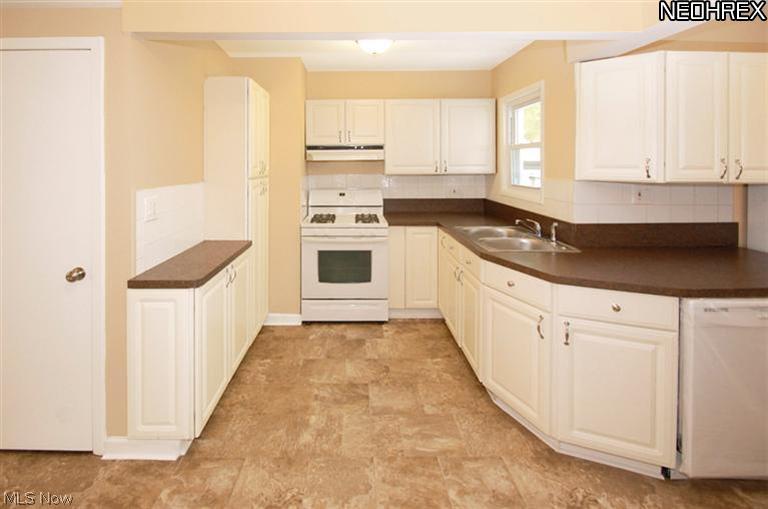 3125 Joslyn Road Cleveland, OH 44111 - Photo 7 of 25 Gallery Image 7