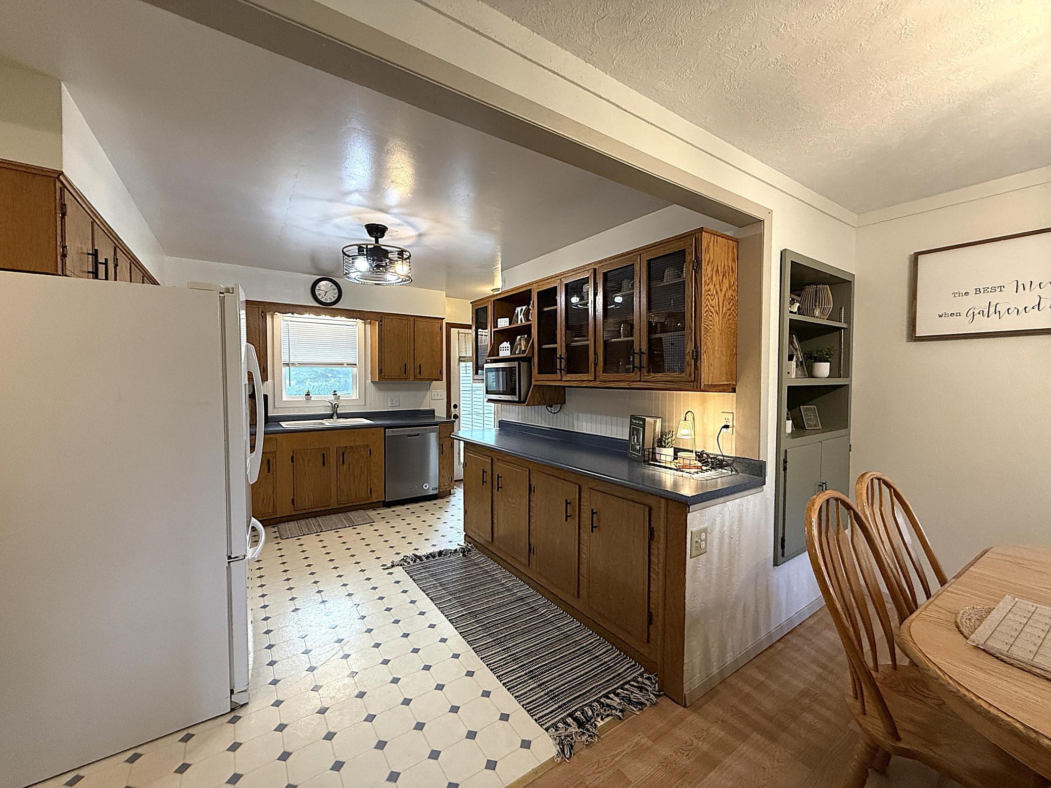 421 9th Avenue Madison, MN 56256 - Photo 13 of 64