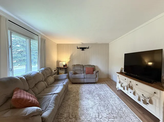 $184,900 | 421 9th Avenue, Madison, MN 56256