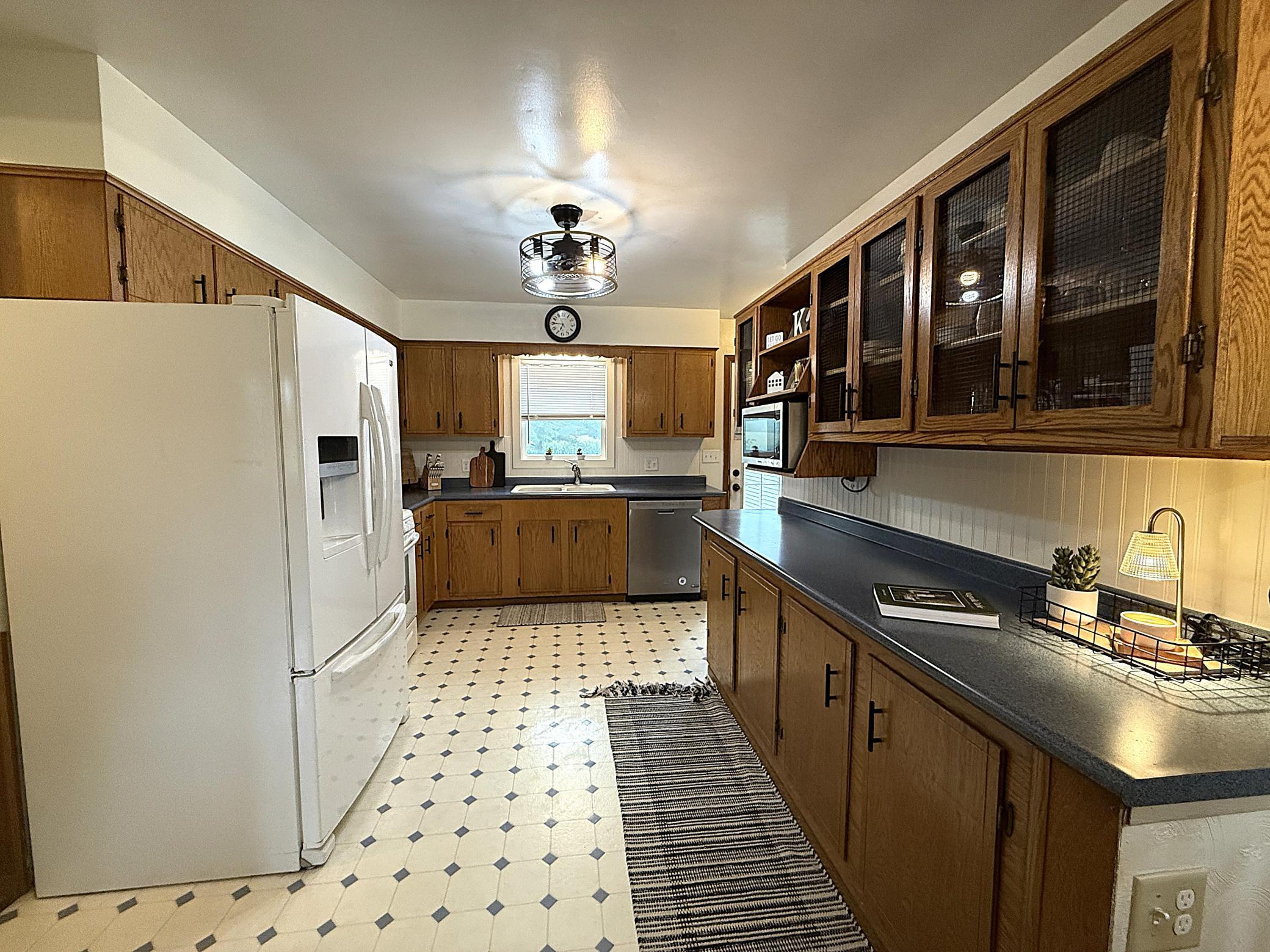 421 9th Avenue Madison, MN 56256 - Photo 14 of 64