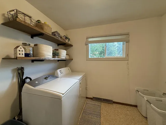 $184,900 | 421 9th Avenue, Madison, MN 56256