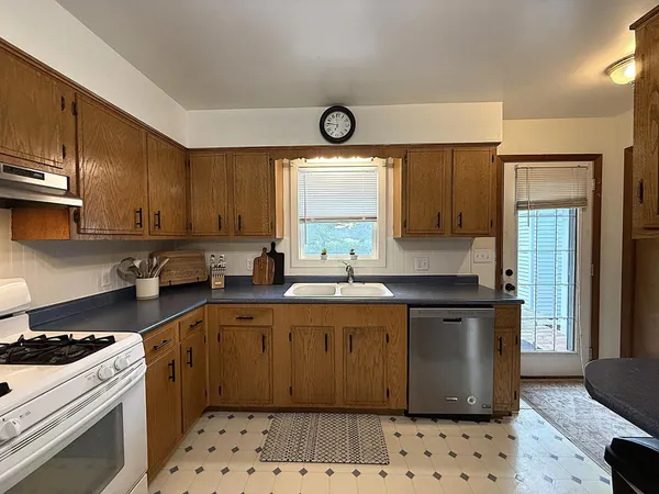 $175,000 | 421 9th Avenue, Madison, MN 56256