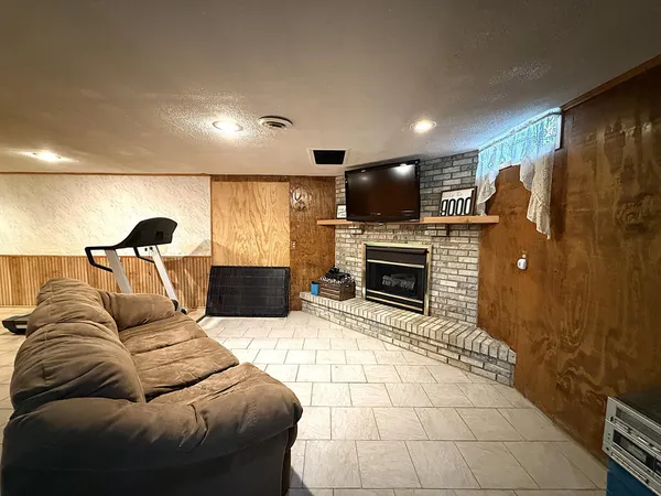 $175,000 | 421 9th Avenue, Madison, MN 56256