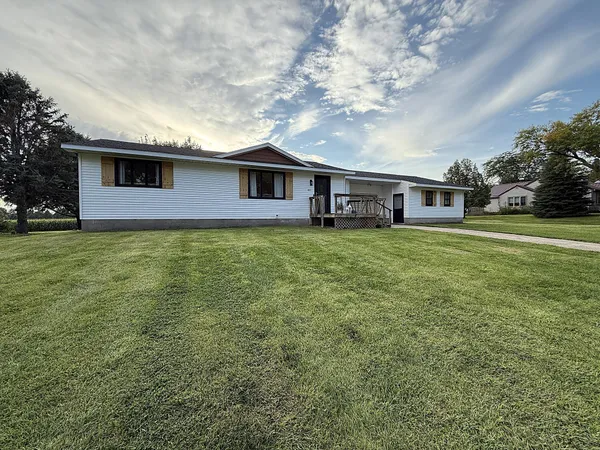 $175,000 | 421 9th Avenue, Madison, MN 56256