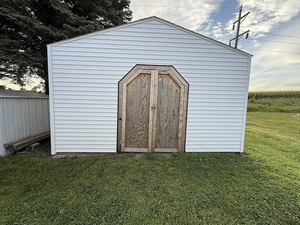 $175,000 | 421 9th Avenue, Madison, MN 56256