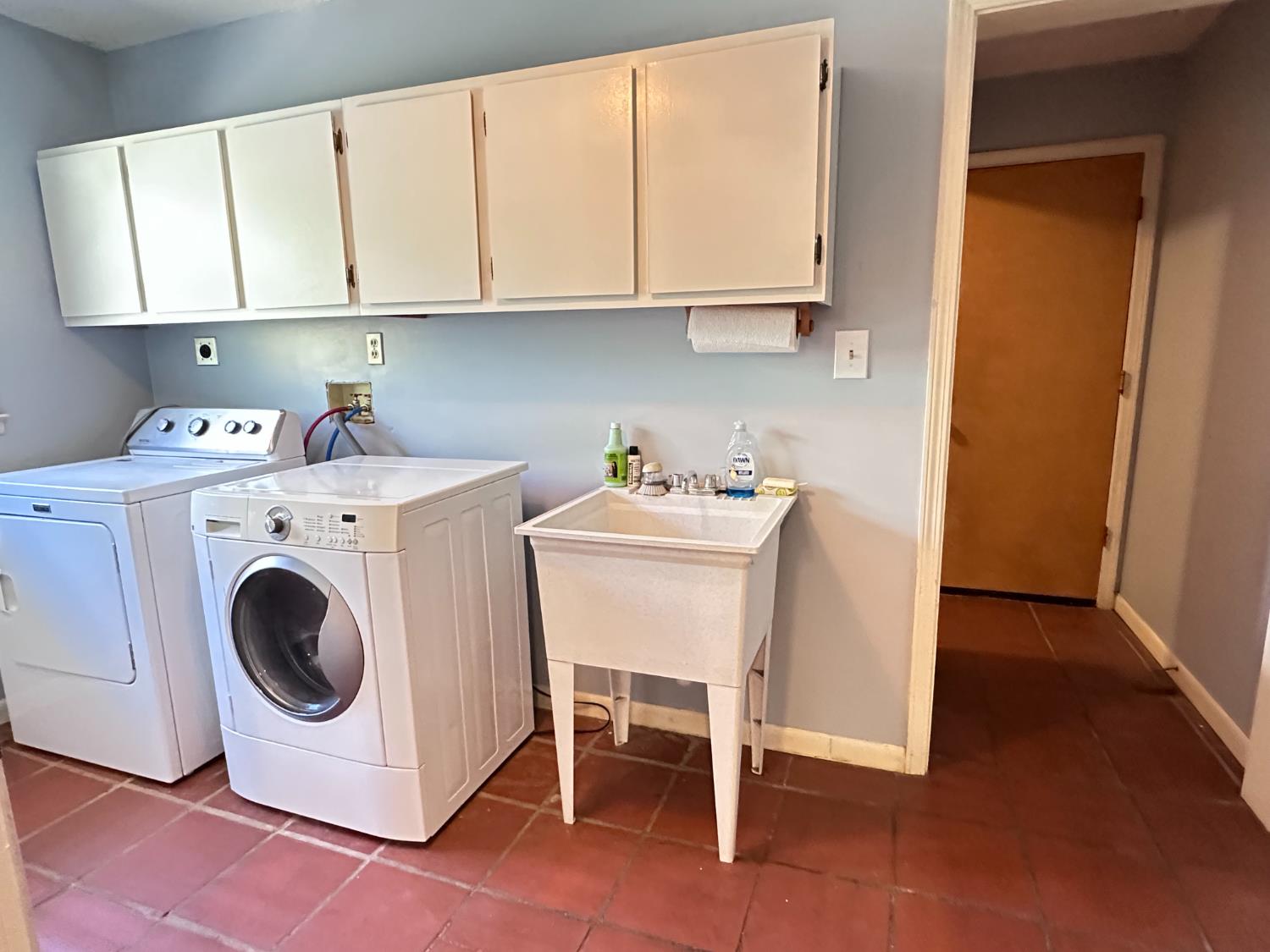 1933 Appaloosa Road Angels Camp, CA 95222 - Photo 23 of 75 a utility room with dryer and washer