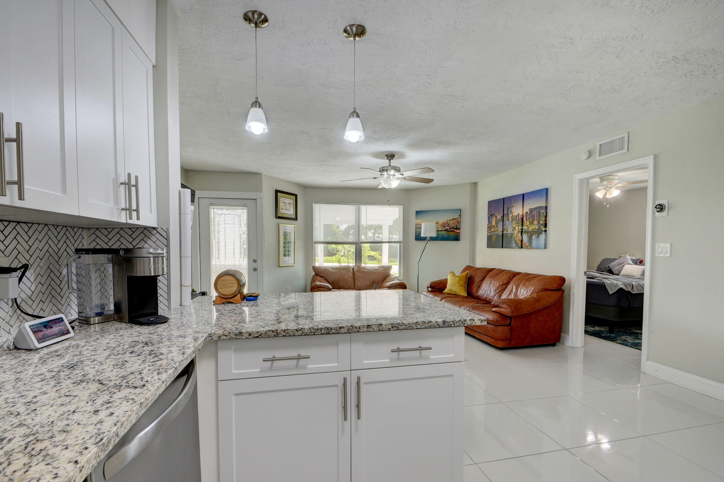 599 Owosso Road Lake Worth, FL 33462 - Photo 8 of 20 599 Main Living Area