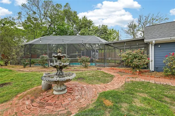 $799,000 | 913 Park Lane, Bryan, TX 77802