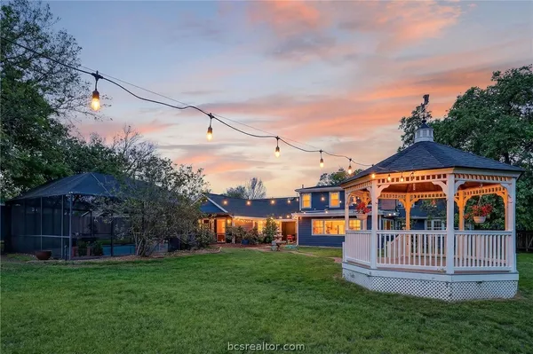 $799,000 | 913 Park Lane, Bryan, TX 77802