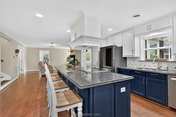 $799,000 | 913 Park Lane, Bryan, TX 77802