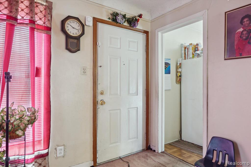11908 Roxbury Street Detroit, MI 48224 - Photo 6 of 38
