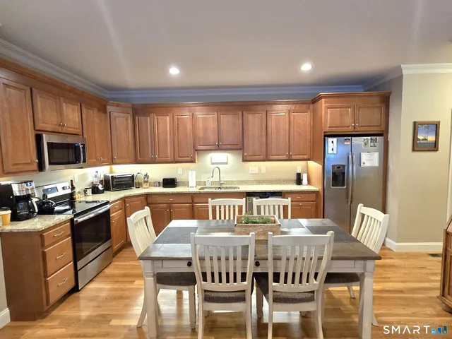 $410,000 | 30 Brookview Circle, Unit 30, Bristol, CT 06010