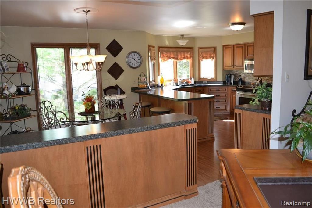 3424 Wedgewood Drive Rochester Hills, MI 48306 - Photo 12 of 43