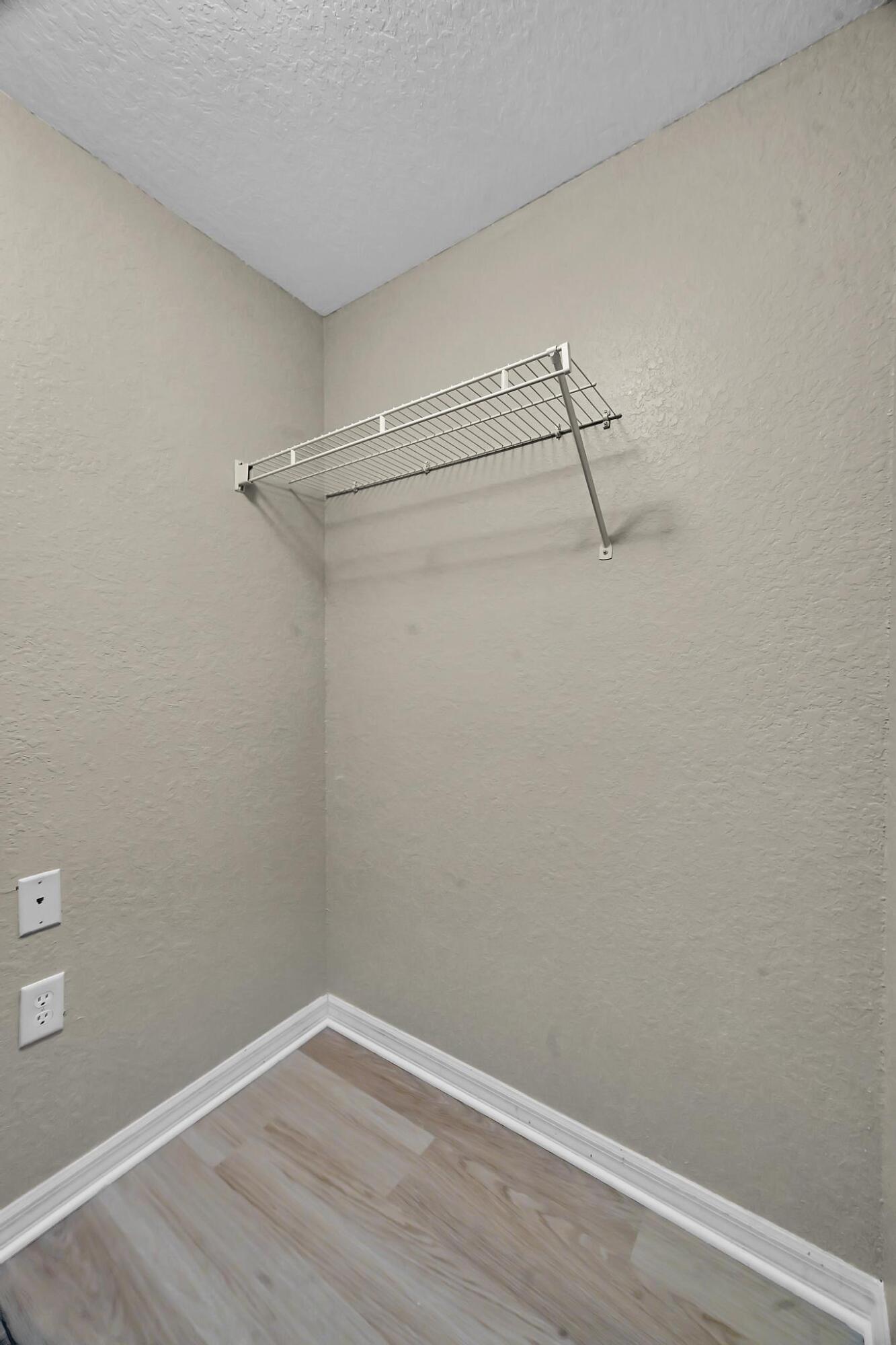 196 Southeast Kitching Circle Stuart, FL 34994 - Photo 15 of 27 Z63_3305