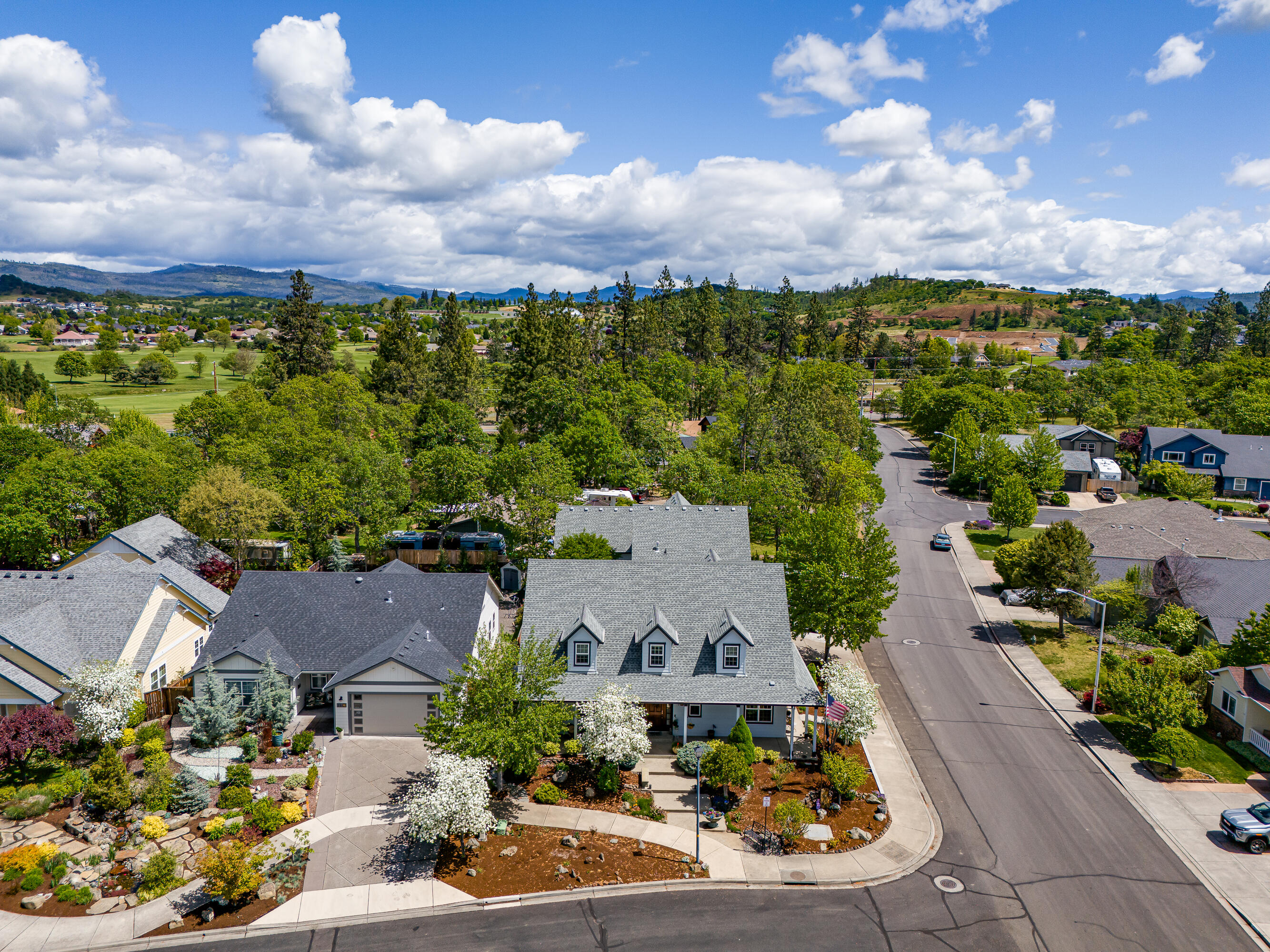 8 Falling Leaf Lane Eagle Point, OR 97524 - Photo 63 of 73 12