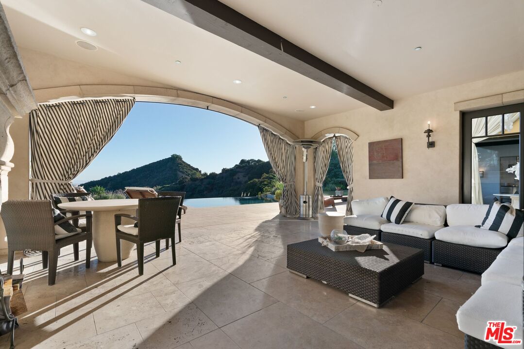 8 Beverly Ridge Terrace Beverly Hills, CA 90210 - Photo 13 of 74