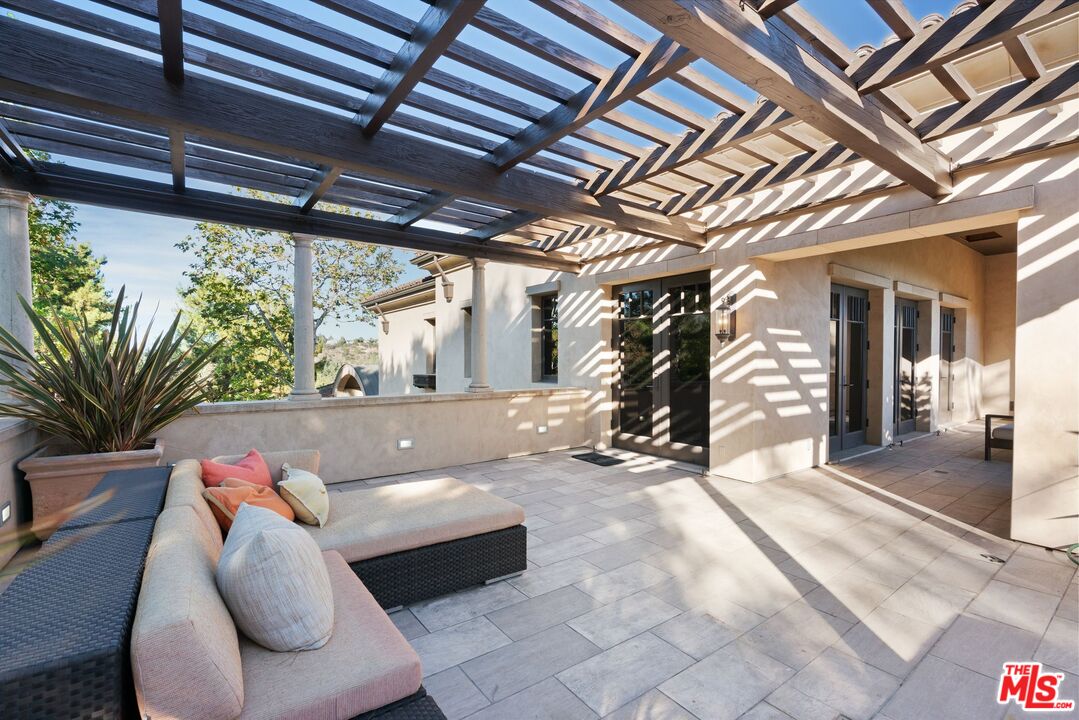 8 Beverly Ridge Terrace Beverly Hills, CA 90210 - Photo 46 of 74