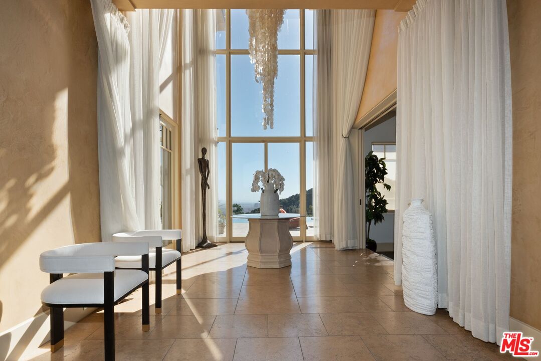 8 Beverly Ridge Terrace Beverly Hills, CA 90210 - Photo 5 of 74